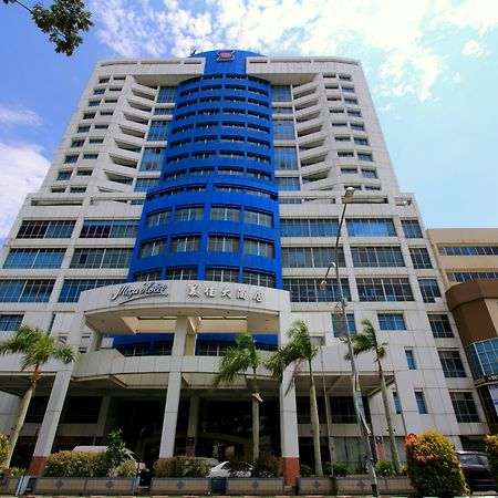 Mega Hotel Sdn Bhd Мири Екстериор снимка