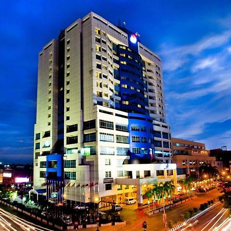 Mega Hotel Sdn Bhd Мири Екстериор снимка