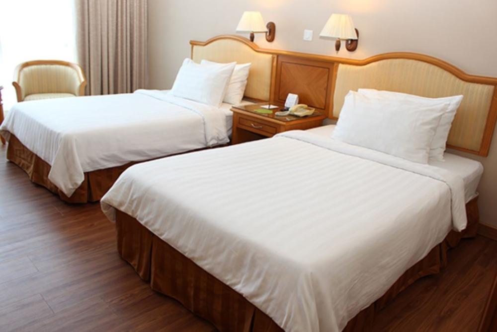 Mega Hotel Sdn Bhd Мири Екстериор снимка