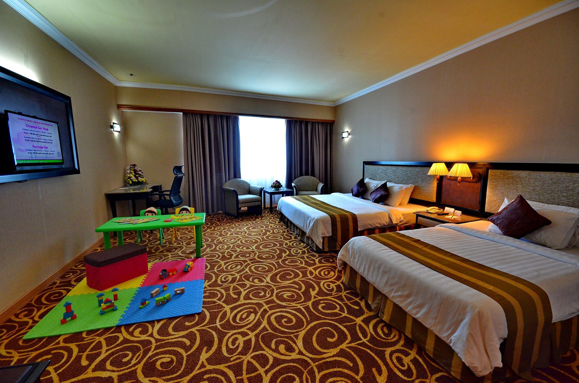Mega Hotel Sdn Bhd Мири Екстериор снимка