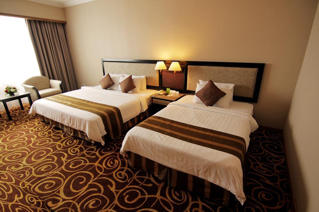 Mega Hotel Sdn Bhd Мири Стая снимка
