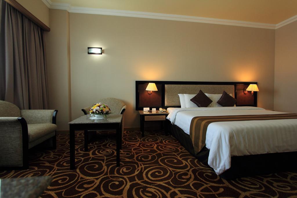 Mega Hotel Sdn Bhd Мири Стая снимка