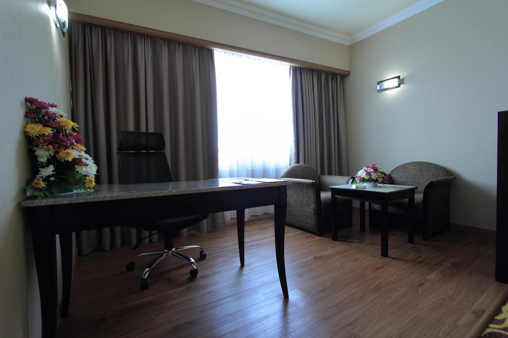 Mega Hotel Sdn Bhd Мири Стая снимка