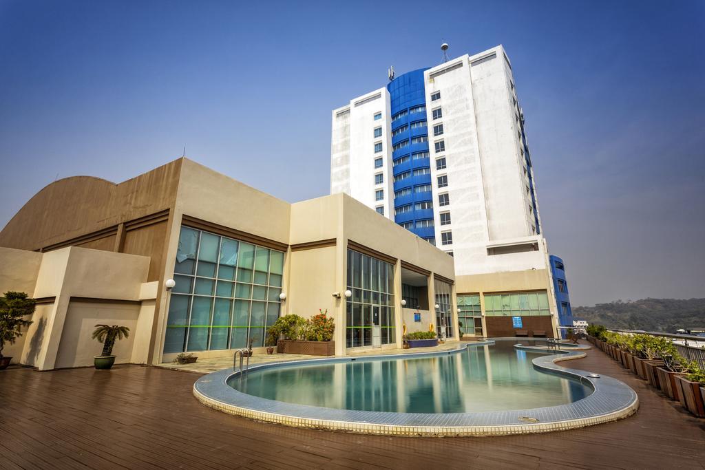 Mega Hotel Sdn Bhd Мири Екстериор снимка