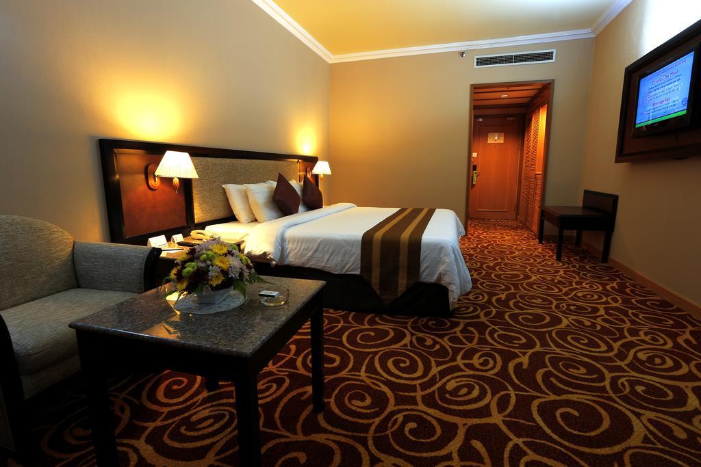 Mega Hotel Sdn Bhd Мири Стая снимка