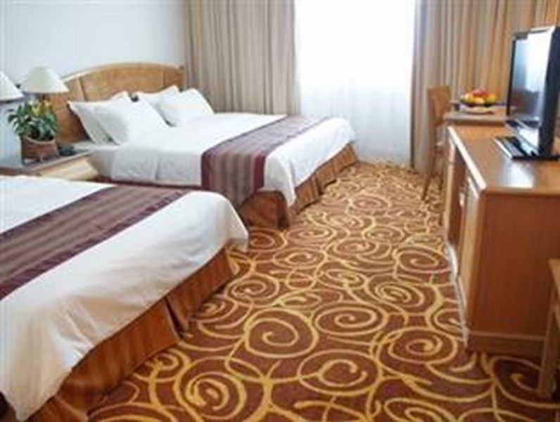 Mega Hotel Sdn Bhd Мири Екстериор снимка