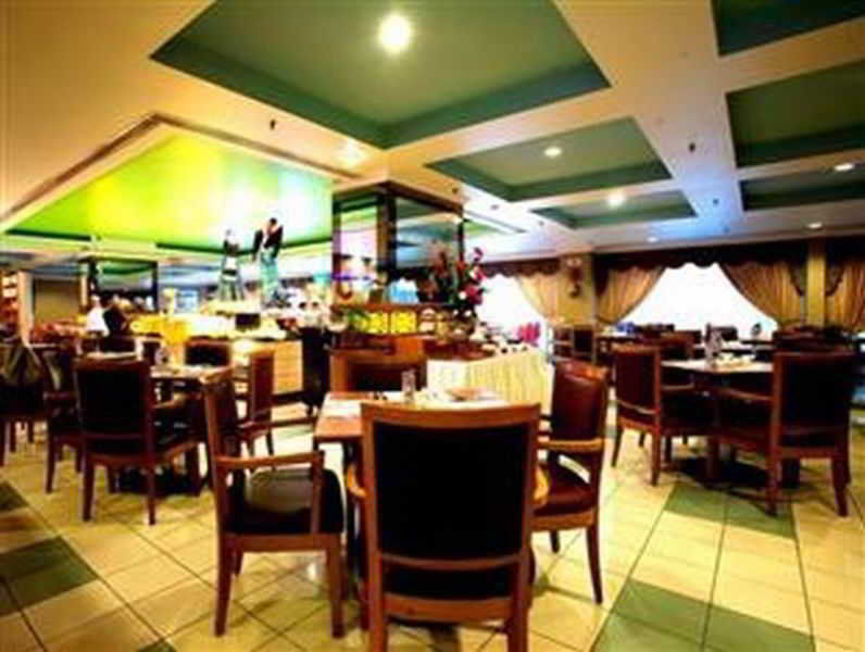 Mega Hotel Sdn Bhd Мири Екстериор снимка