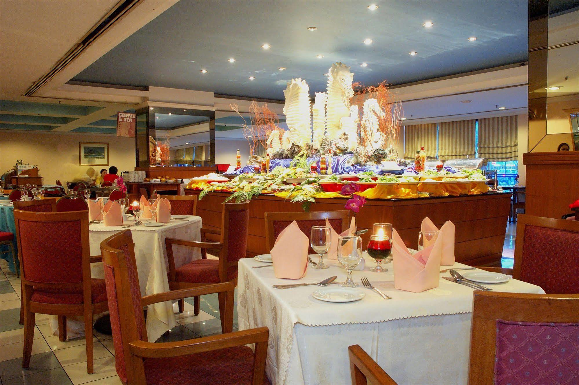 Mega Hotel Sdn Bhd Мири Екстериор снимка